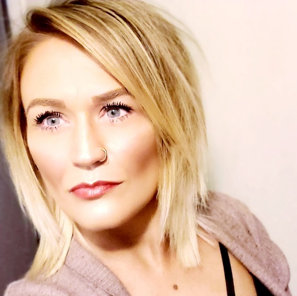 Meet your Posher, Raena - Picture 4 of 4